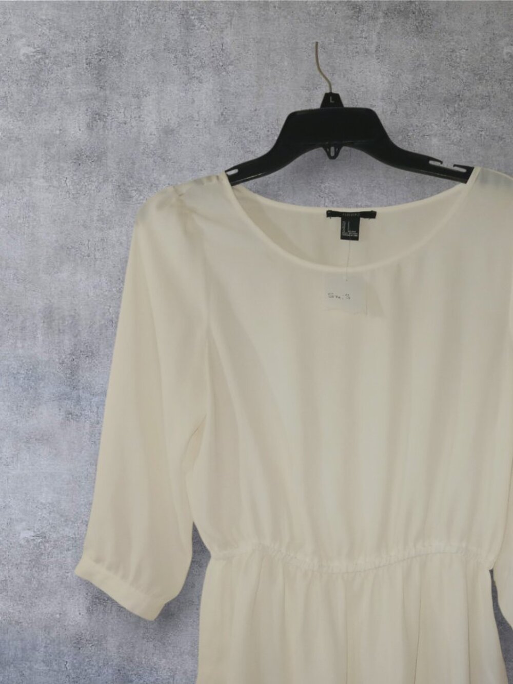 Forever 21 Ivory Sheer Blouse Size Small 3/4 Sleeve Elastic Hem Top